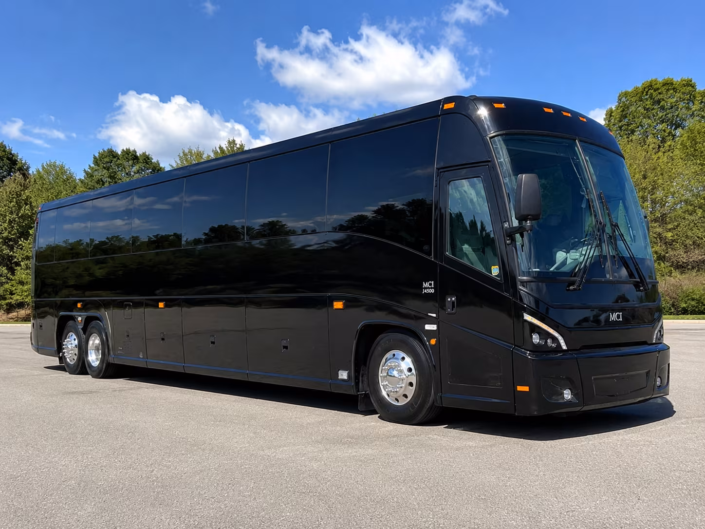 a full weekend wine charter to traverse city s old mission peninsula