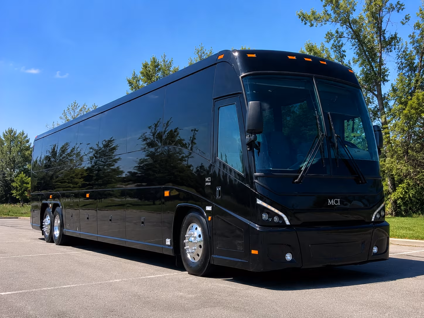 charter bus trips to chicago cleveland and columbus for midwest weekend getaways